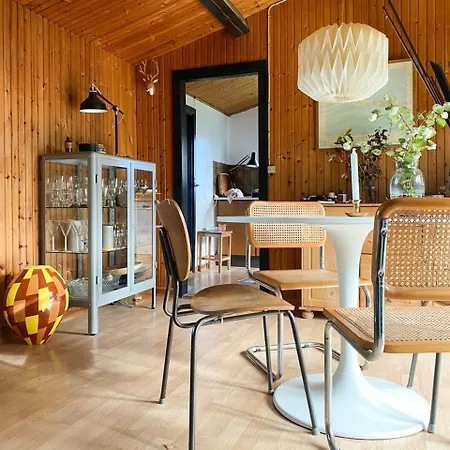 Retro Close To The * Yderby