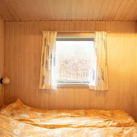 Ferienhaus Retro Close To The Yderby